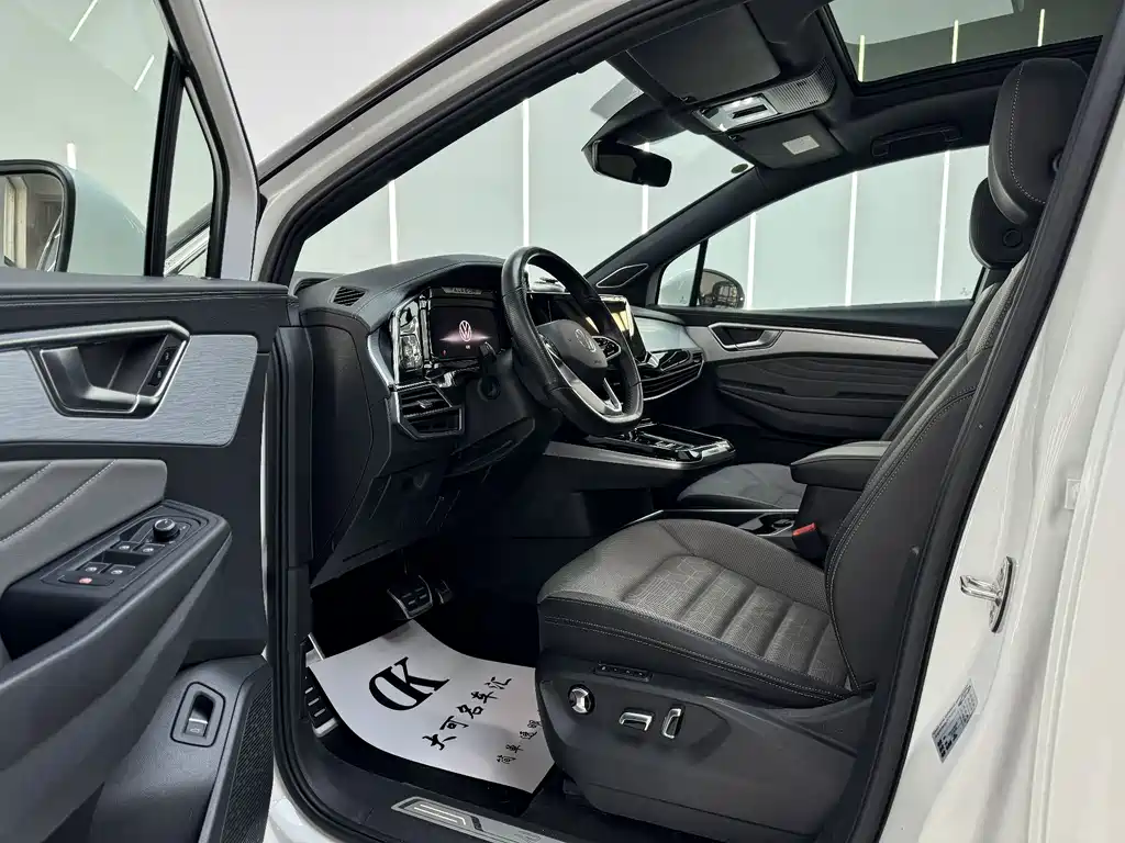Talagon 380 TSI 4 WD R-Line Expand Realm