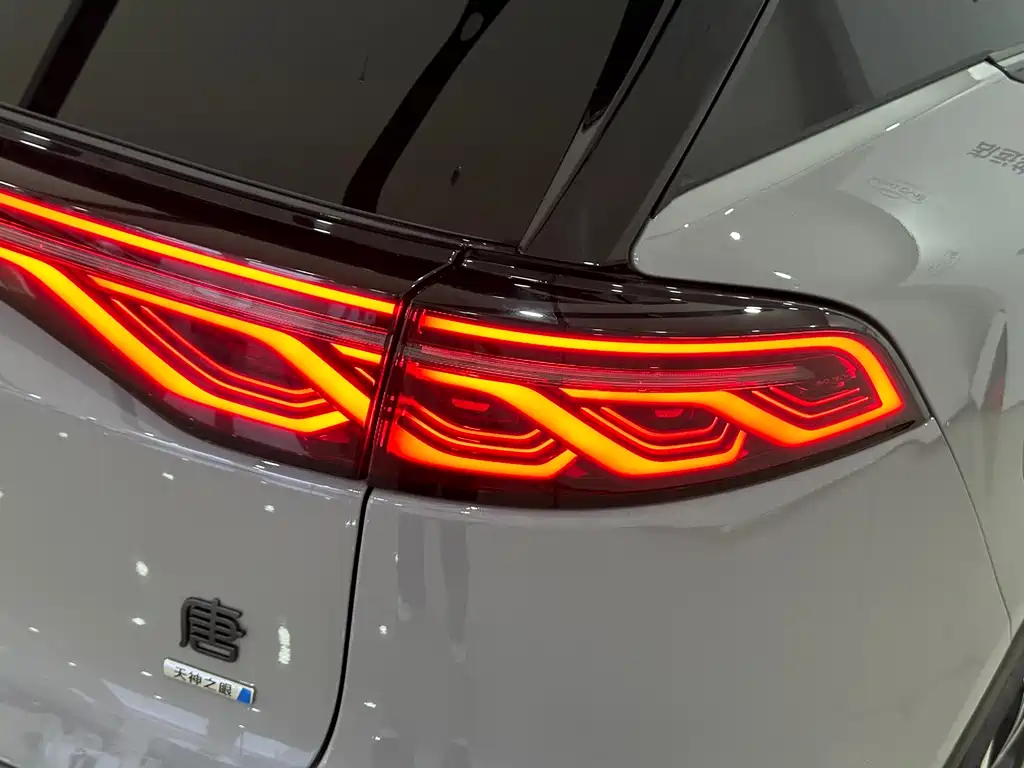 Tang NEV Smart Drive DM-i 115 KM Flagship