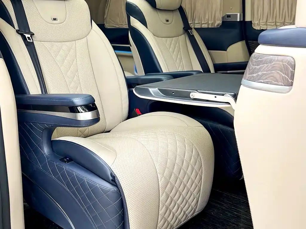 Kamoz V-Class 2.0 T Sky Reading No Partition 7-seat