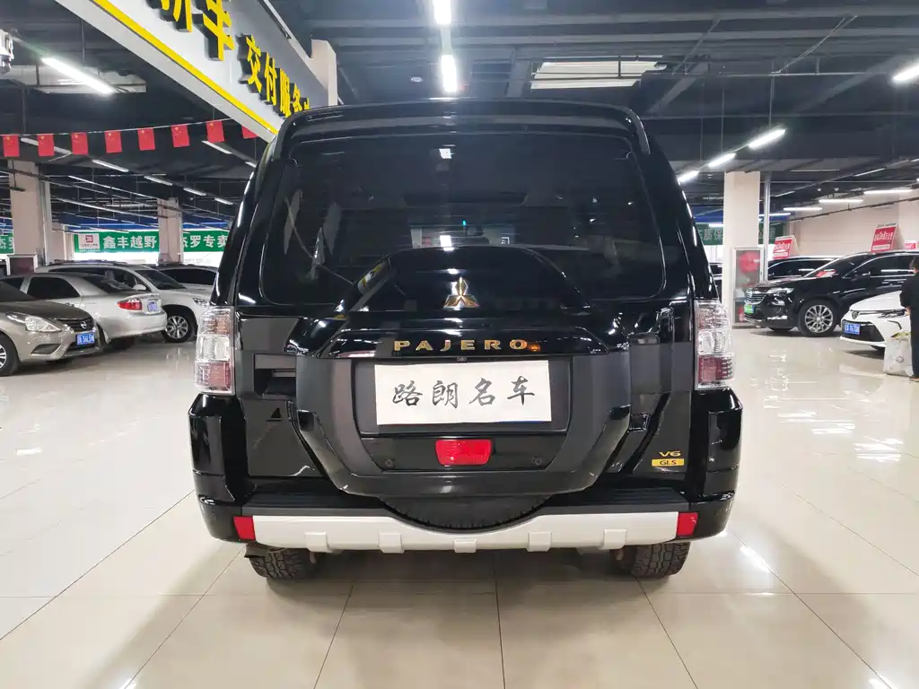Pajero (Import) 帕杰罗进口 2020款 3.0 L 自动尊贵版