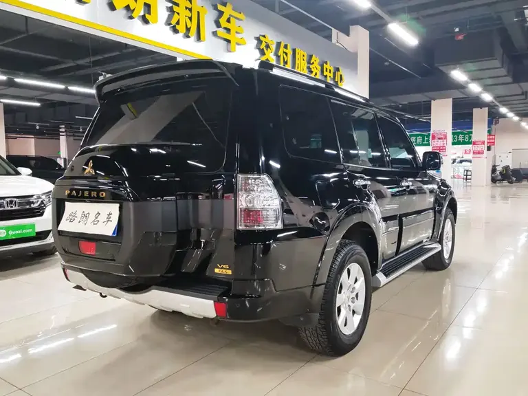 Mitsubishi Pajero (Import) 帕杰罗进口 2020款 3.0 L 自动尊贵版