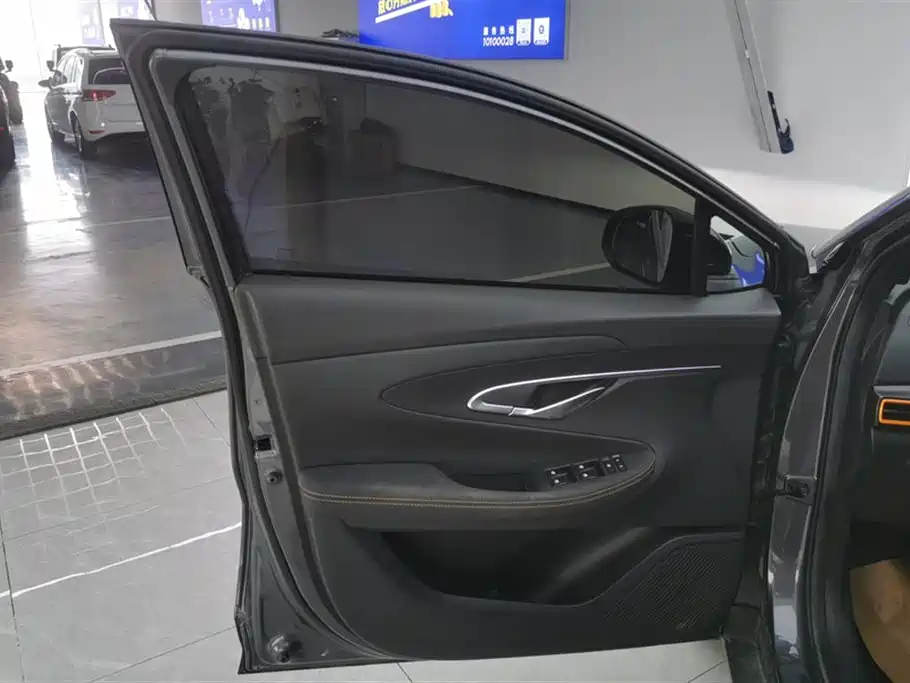 Changan UNI-T 1.5 T Distinguished
