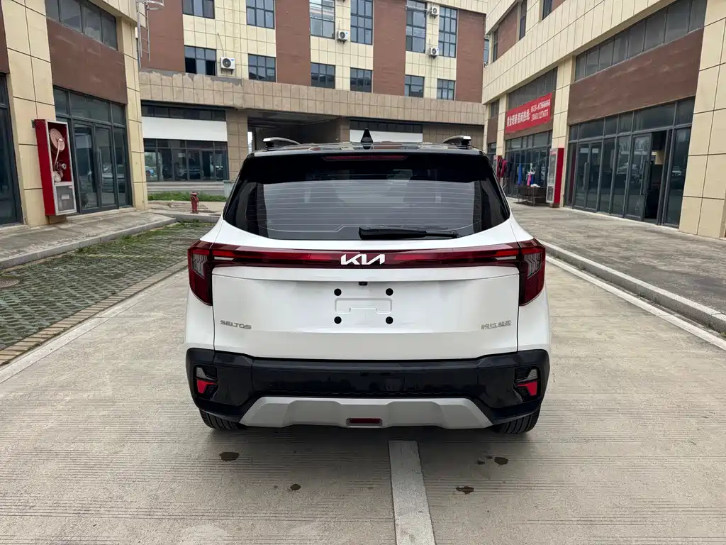 Seltos 1.5 L CVT Luxury