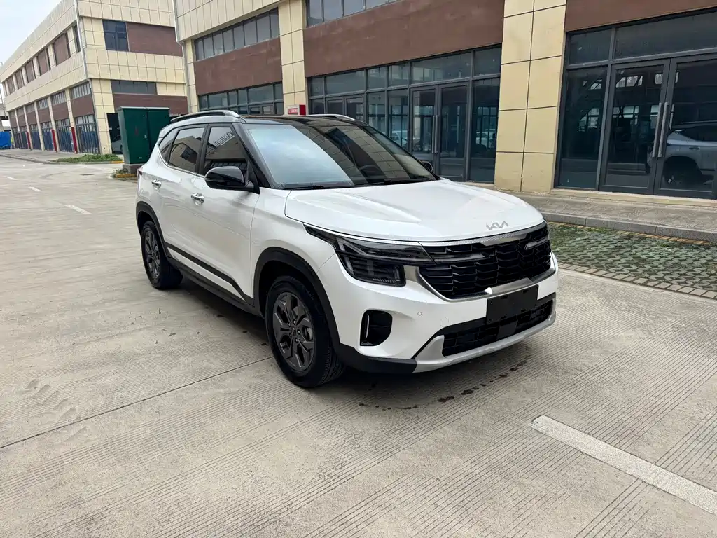 Seltos 1.5 L CVT Luxury