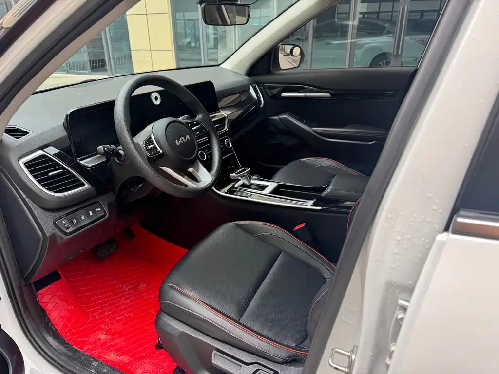 Seltos 1.5 L CVT Luxury