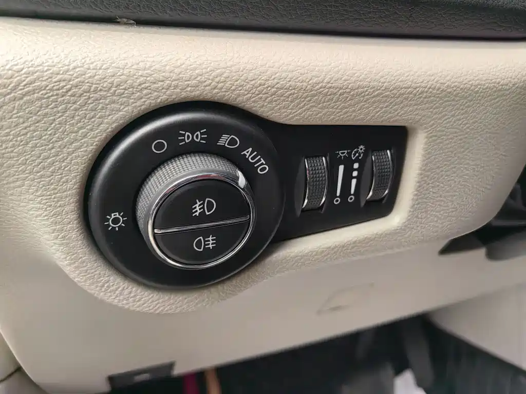 Pacifica (Import) 3.6 L Premium