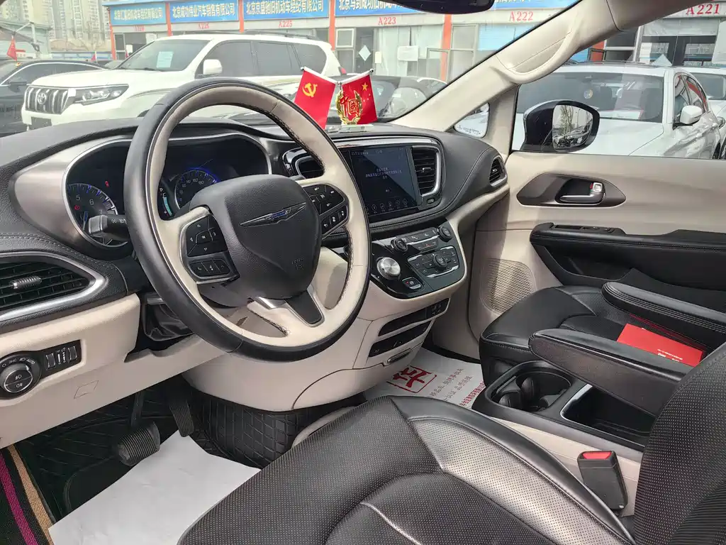 Pacifica (Import) 3.6 L Premium