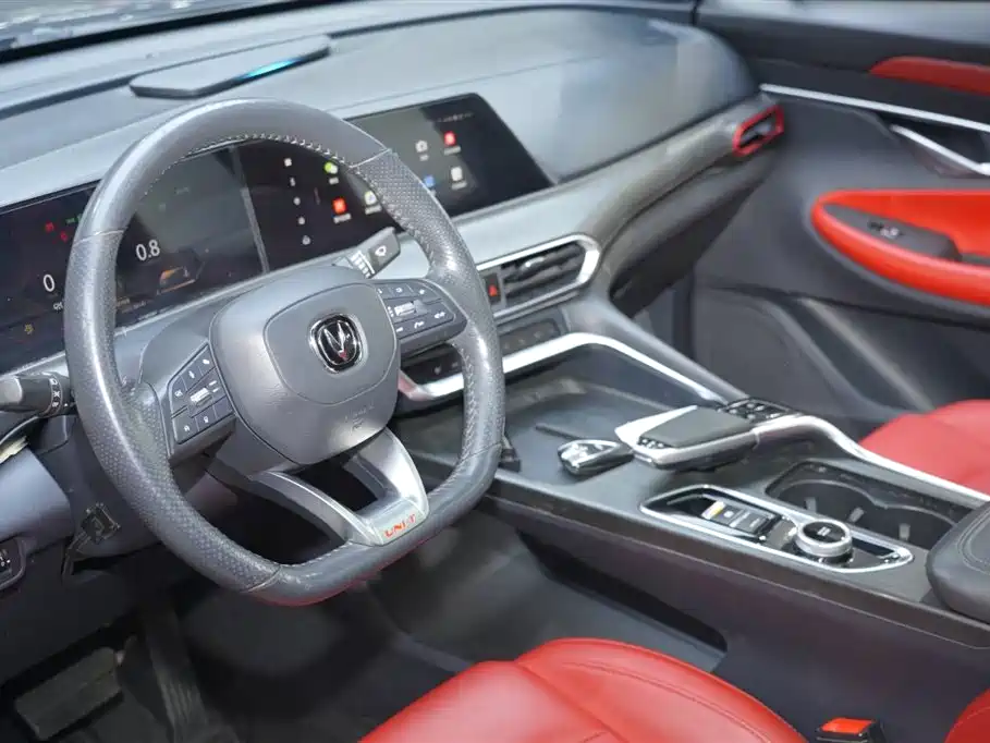 Changan UNI-T 1.5 T Distinguished