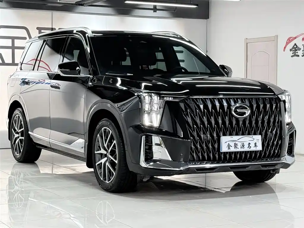 GAC Trumpchi GS8 Dual Engine Series 2.0 TM 4 WD Distinguished (7-seat)
