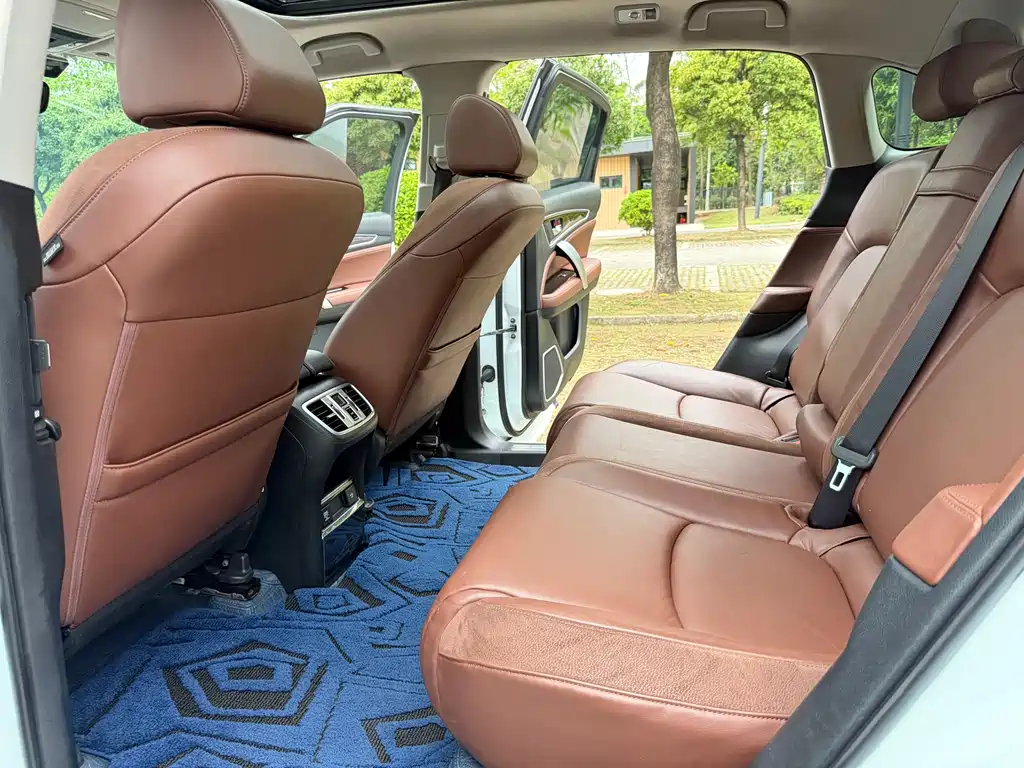 Avancier 370 TURBO 4 WD Premium