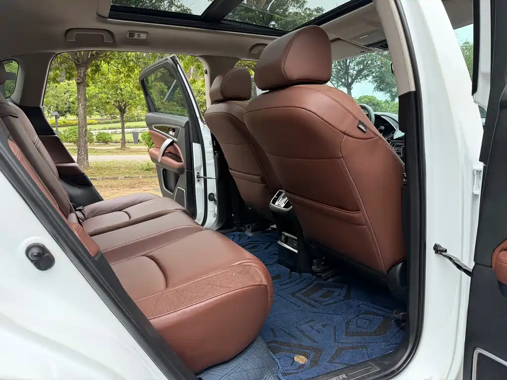Avancier 370 TURBO 4 WD Premium