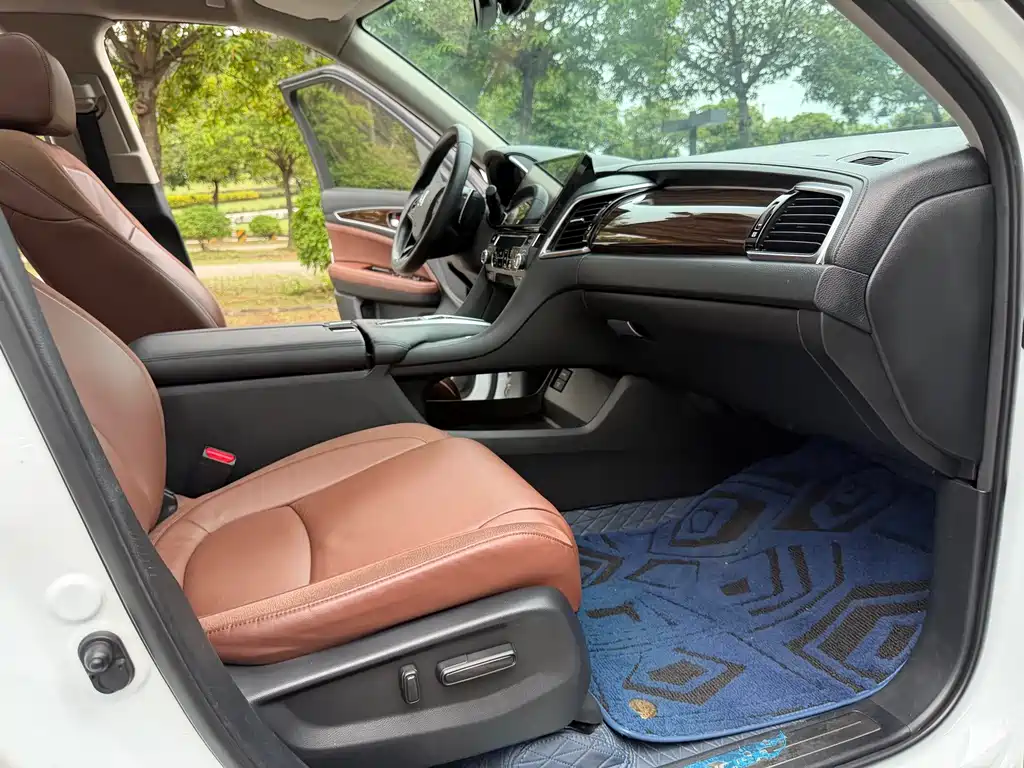 Avancier 370 TURBO 4 WD Premium