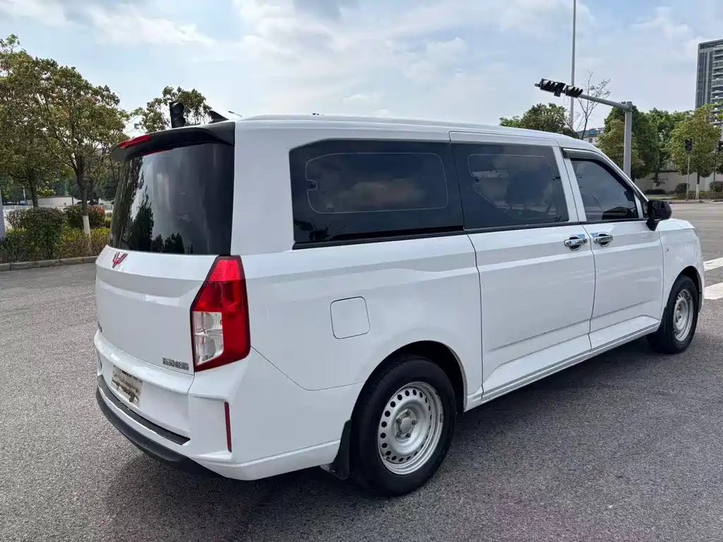 Wuling Journey 1.5 T Manual Comfort