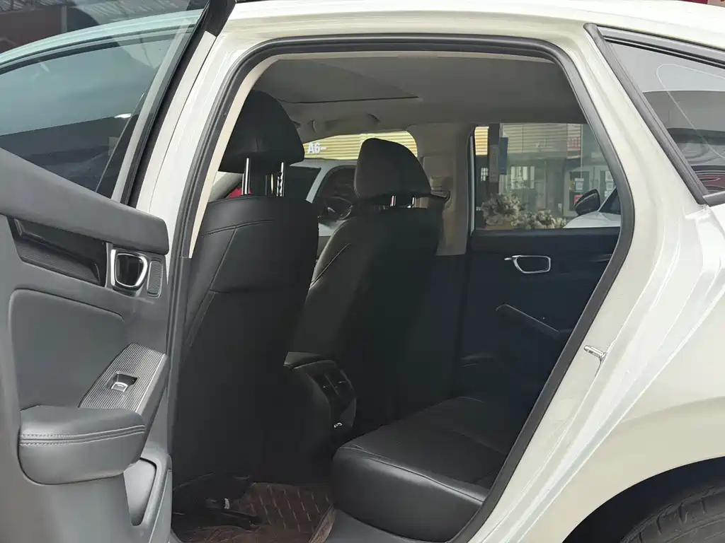 Integra 240 TURBO CVT Phantom Night · Luxury