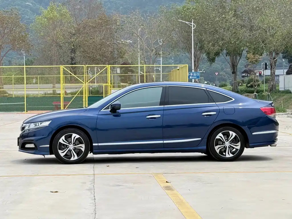 Spirior 2.4 L Distinguished
