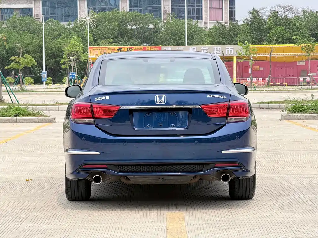Spirior 2.4 L Distinguished