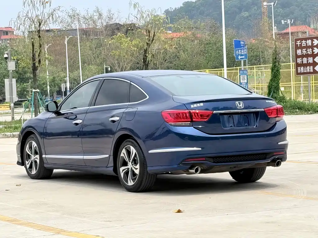 Spirior 2.4 L Distinguished