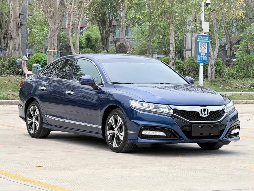 Spirior 2.4 L Distinguished