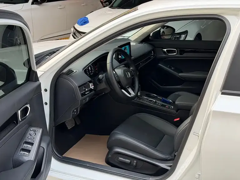 Honda Integra 240 TURBO CVT Luxury