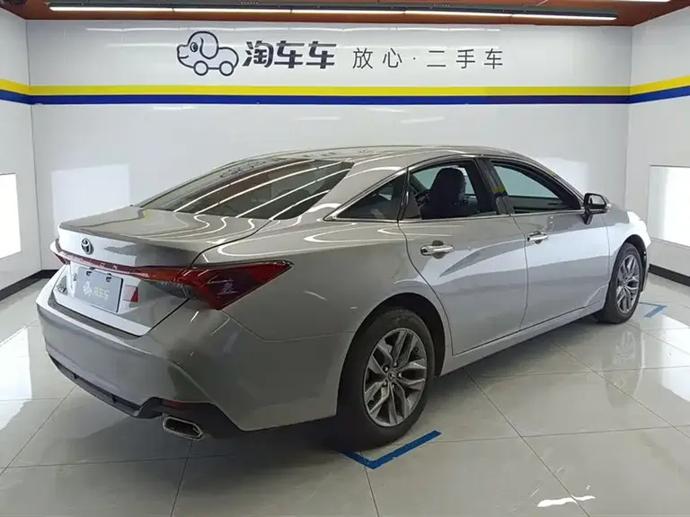 Toyota Avalon 2.0 L Luxury CN-VI