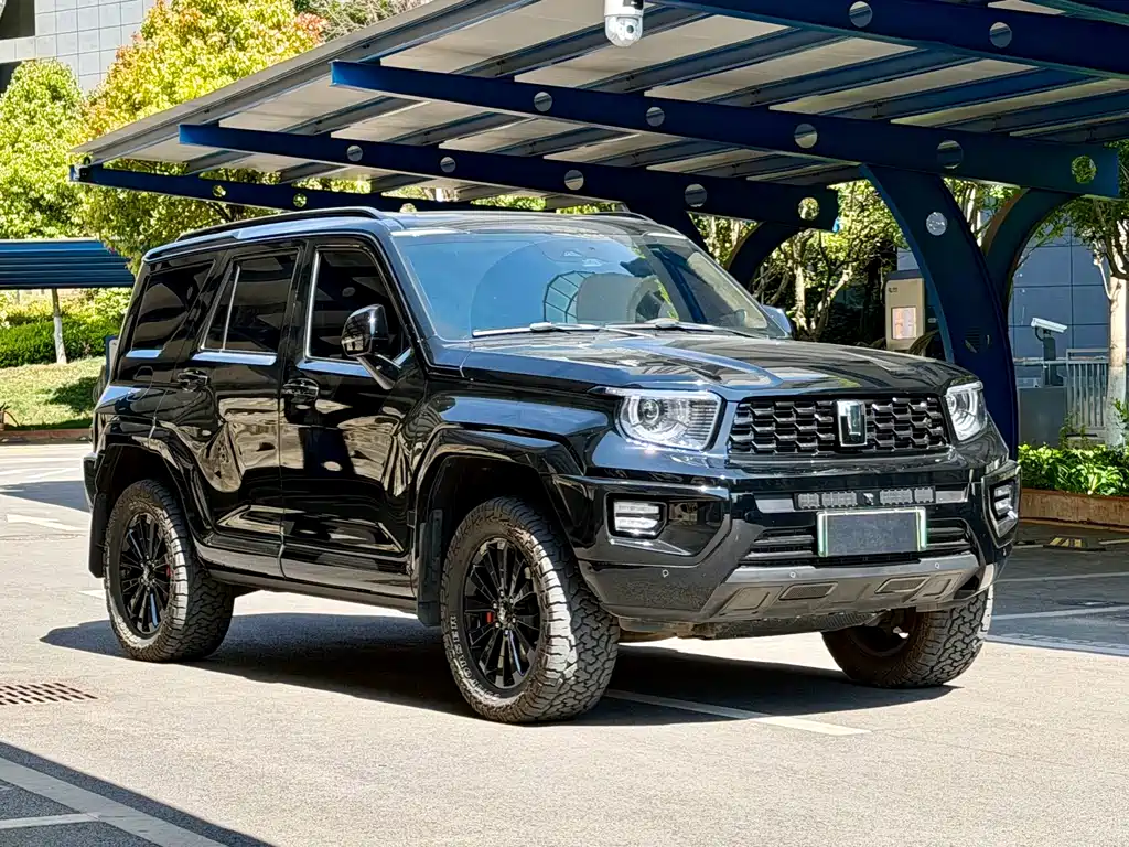 Tank 700 NEV Hi4-T Extreme Realm