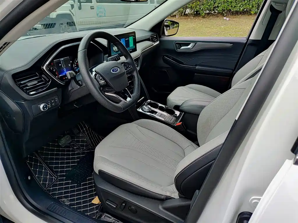 Escape EcoBoost 245 2 WD Smart Home Enjoyment