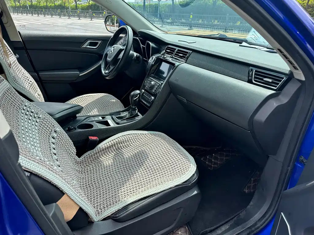 Yusheng S330 驭胜S330 2017款 1.5 L GTDi 自动两驱极夜版