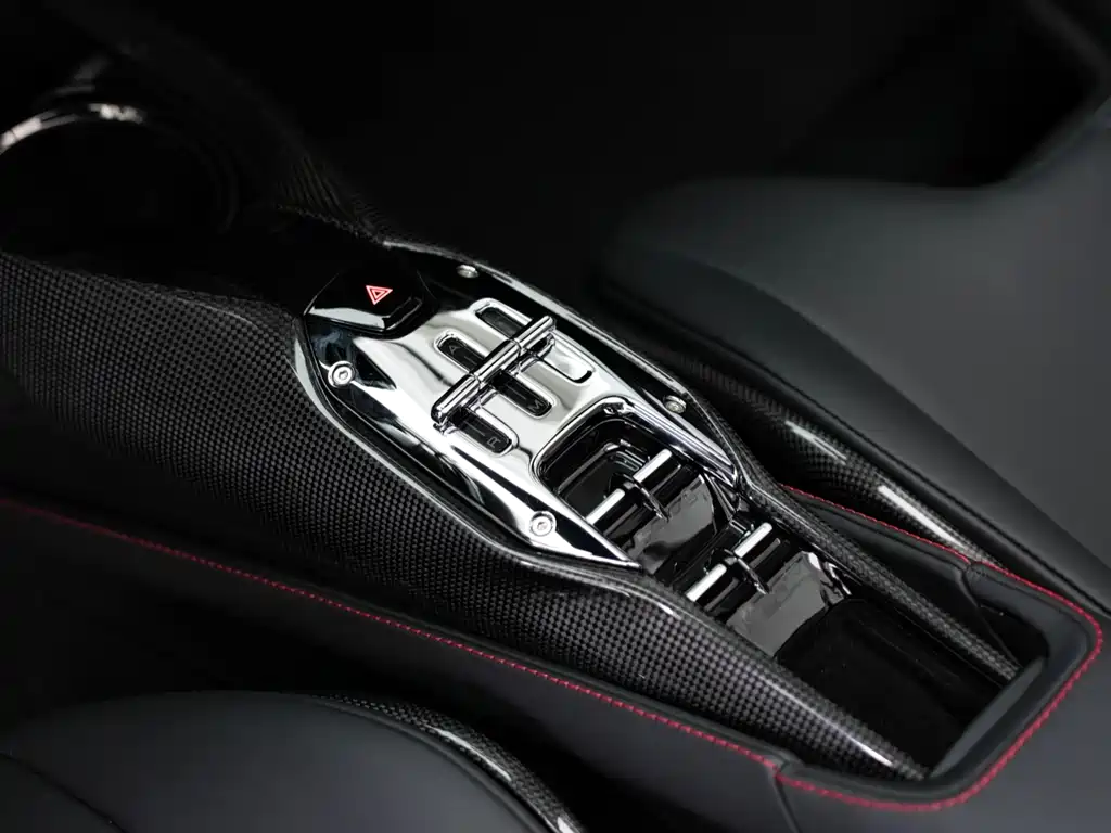 SF90 3.9 T V8 Spider