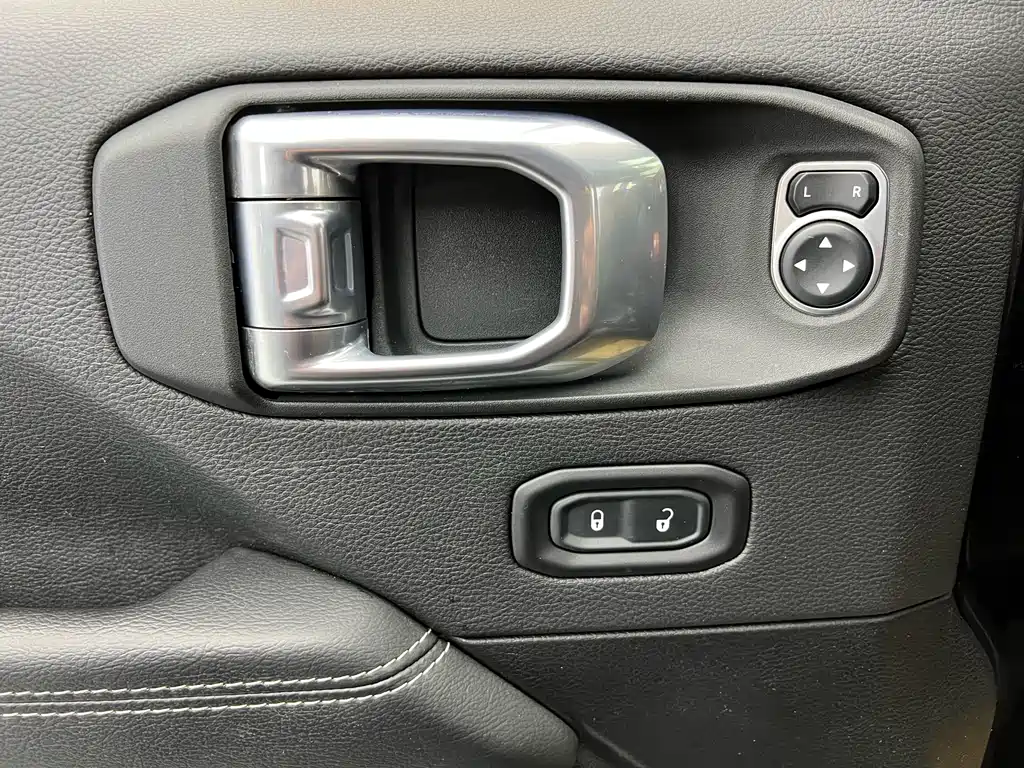 Wrangler NEV 4-door 2.0 T 4 xe Sahara