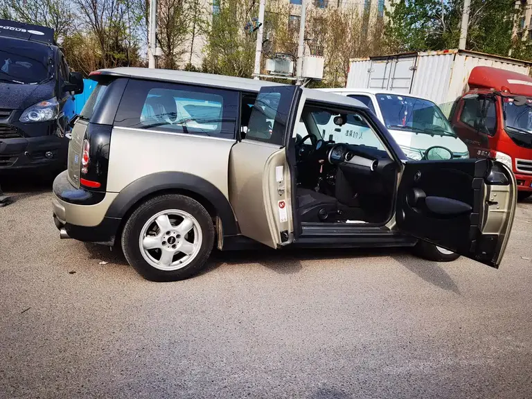 MINI CLUBMAN 1.6 L ONE