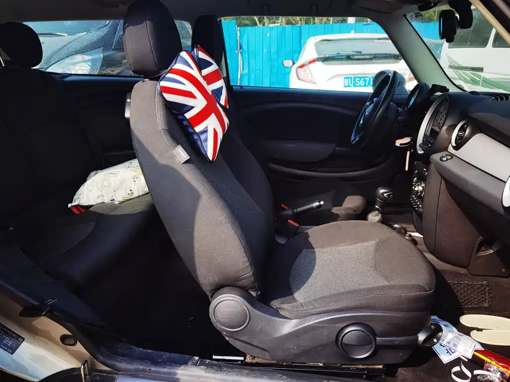 MINI CLUBMAN 1.6 L ONE