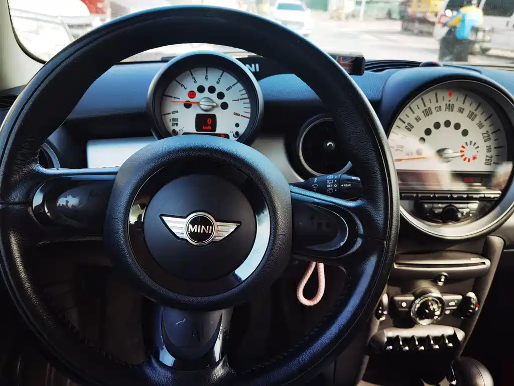 MINI CLUBMAN 1.6 L ONE