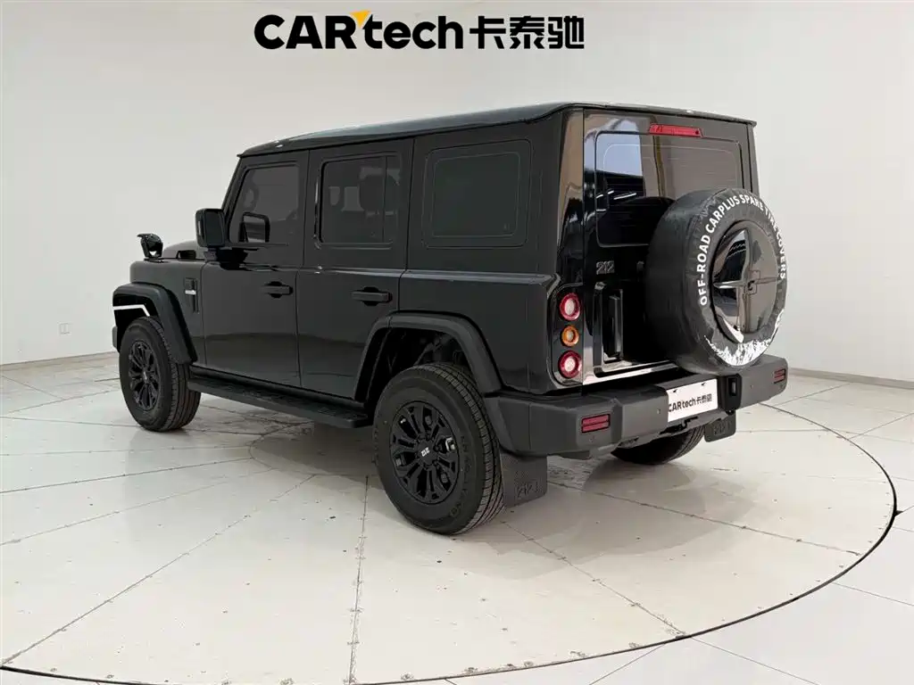 212 T01 2.0 T Explorer