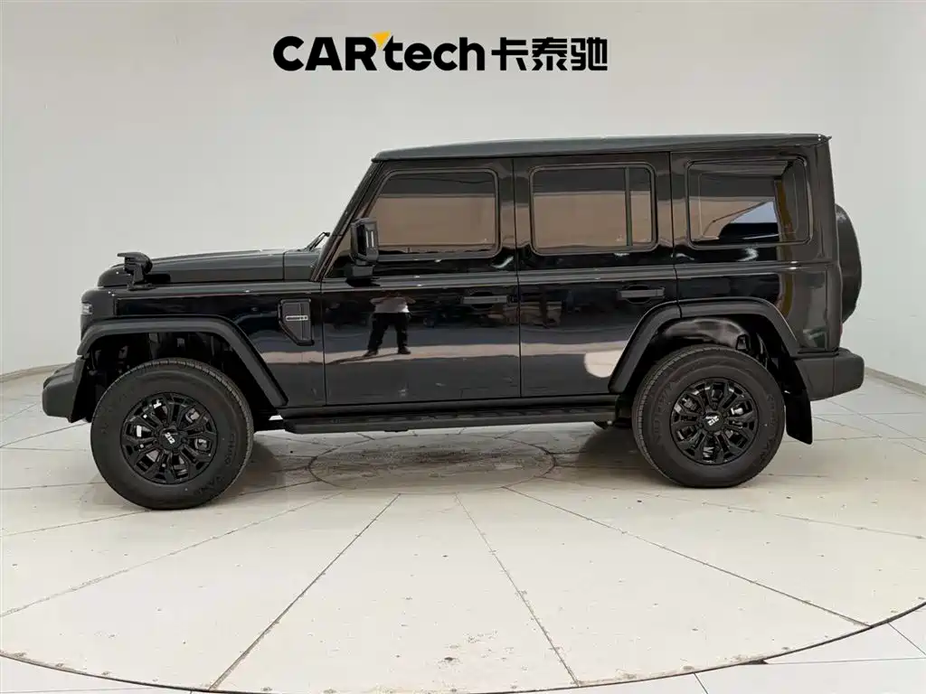 212 T01 2.0 T Explorer