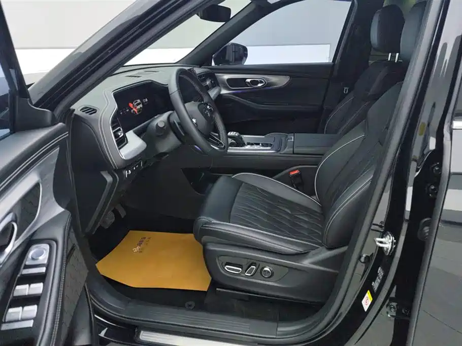 GAC Trumpchi GS8 Navigator Series 2.0 TGDI 2 WD Luxury Connected (7-seat)