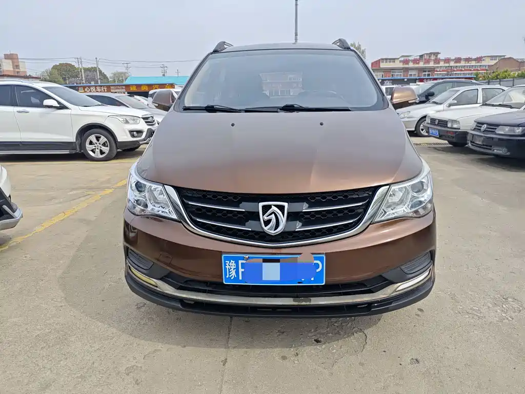 Baojun 730 1.5 L Manual Standard 7-seat