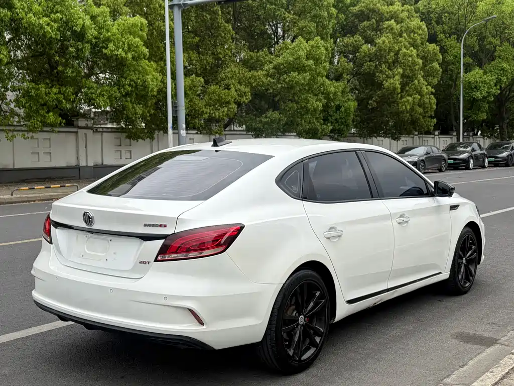 MG6 20 T Auto Trophy Competition + Sport Racing Package