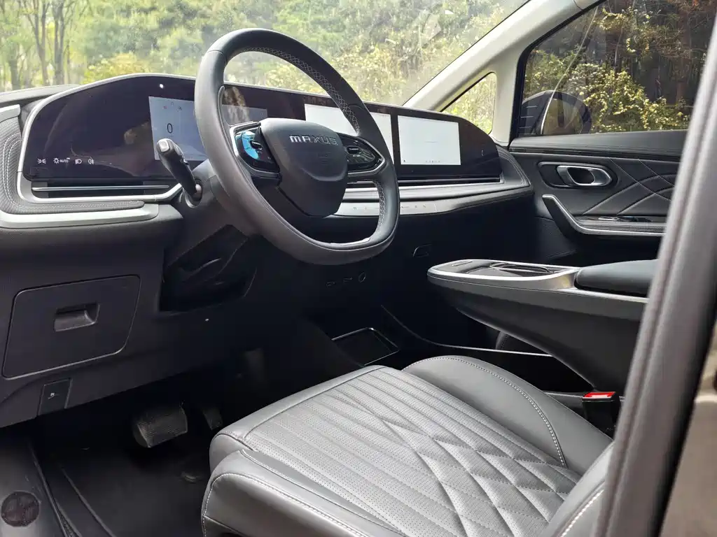 Maxus G90 大通G90 2024款 2.0 T 星辰七座版