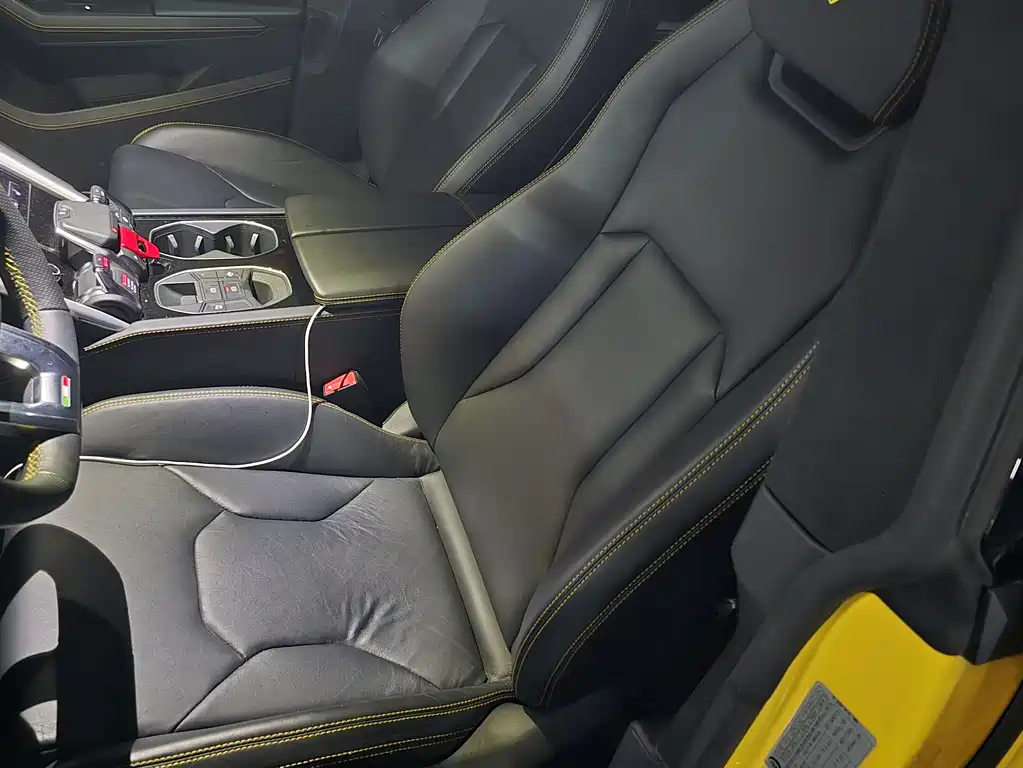 Urus 4.0 T V8
