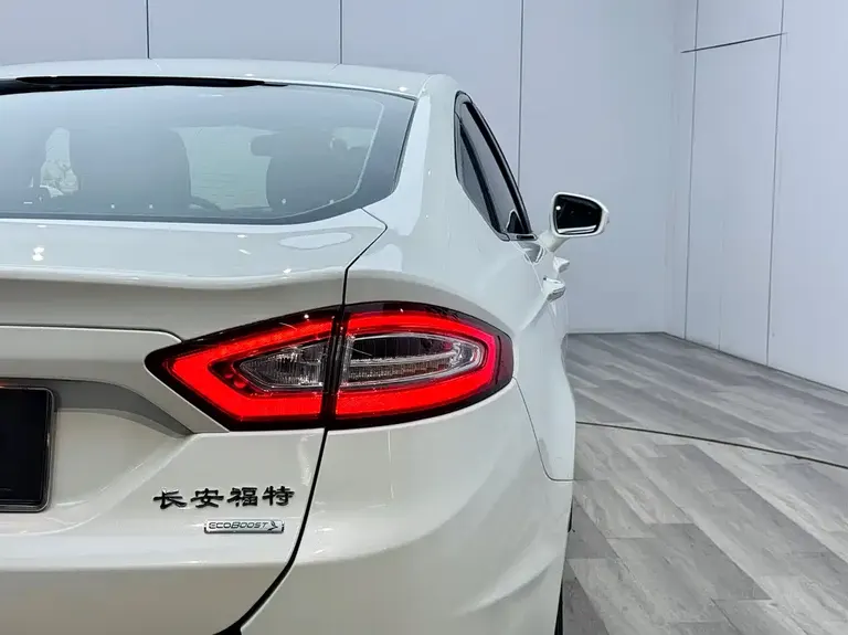 Ford Mondeo 2.0 L GTDi200 Fashion
