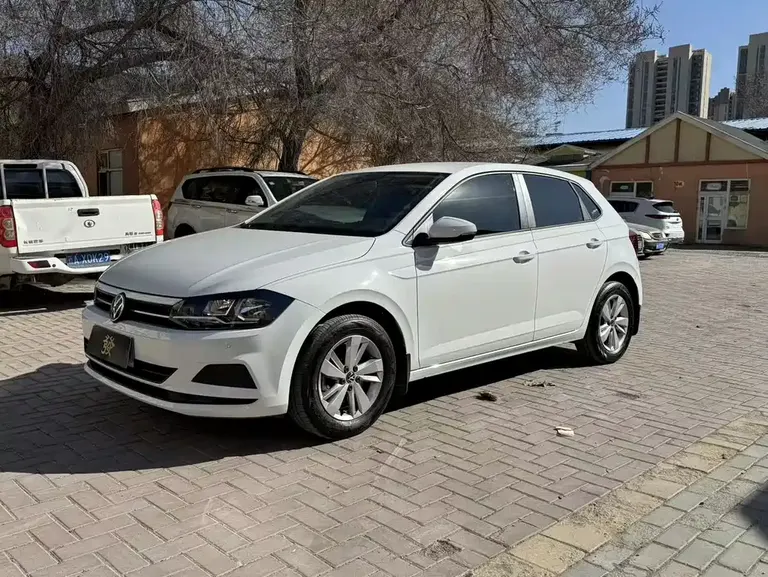 Volkswagen Polo Plus 1.5 L Auto Joyful Living