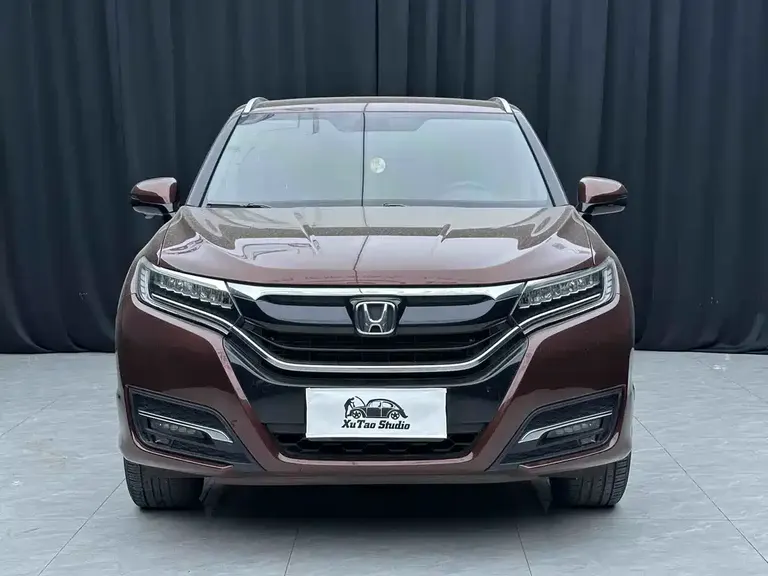 Honda UR-V 370 TURBO 4 WD Premium CN-V