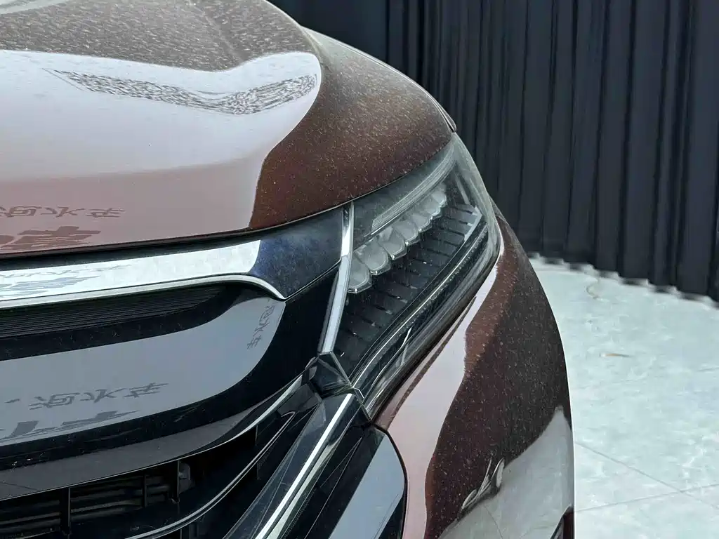 Honda UR-V 370 TURBO 4 WD Premium CN-V