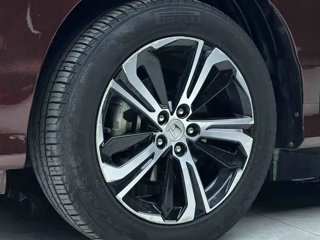 Honda UR-V 370 TURBO 4 WD Premium CN-V