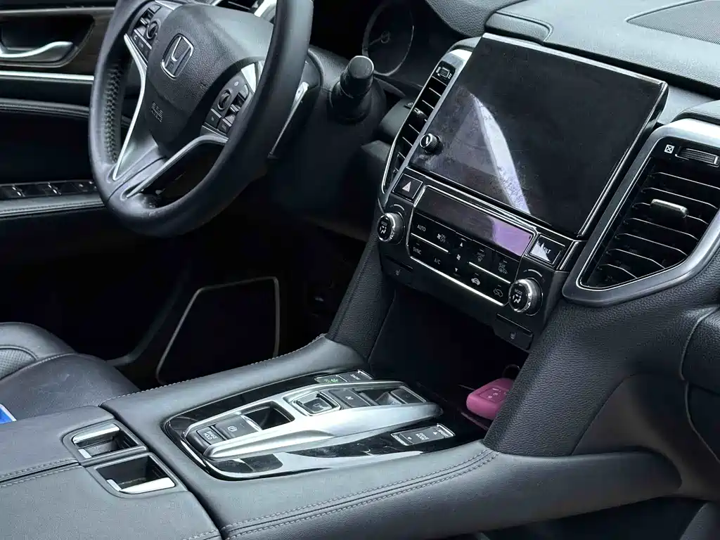 Honda UR-V 370 TURBO 4 WD Premium CN-V