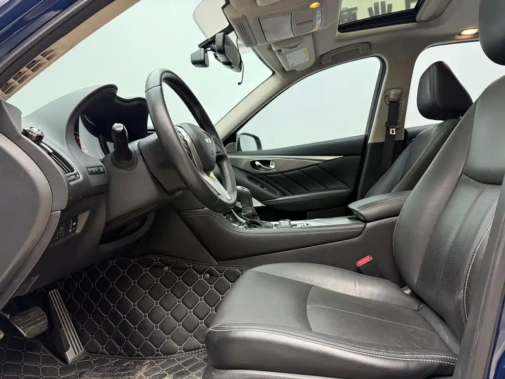 Infiniti Q50 L 2.0 T Progressive Enjoyment Sport