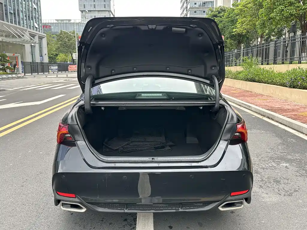 Avalon 2.5 L Luxury