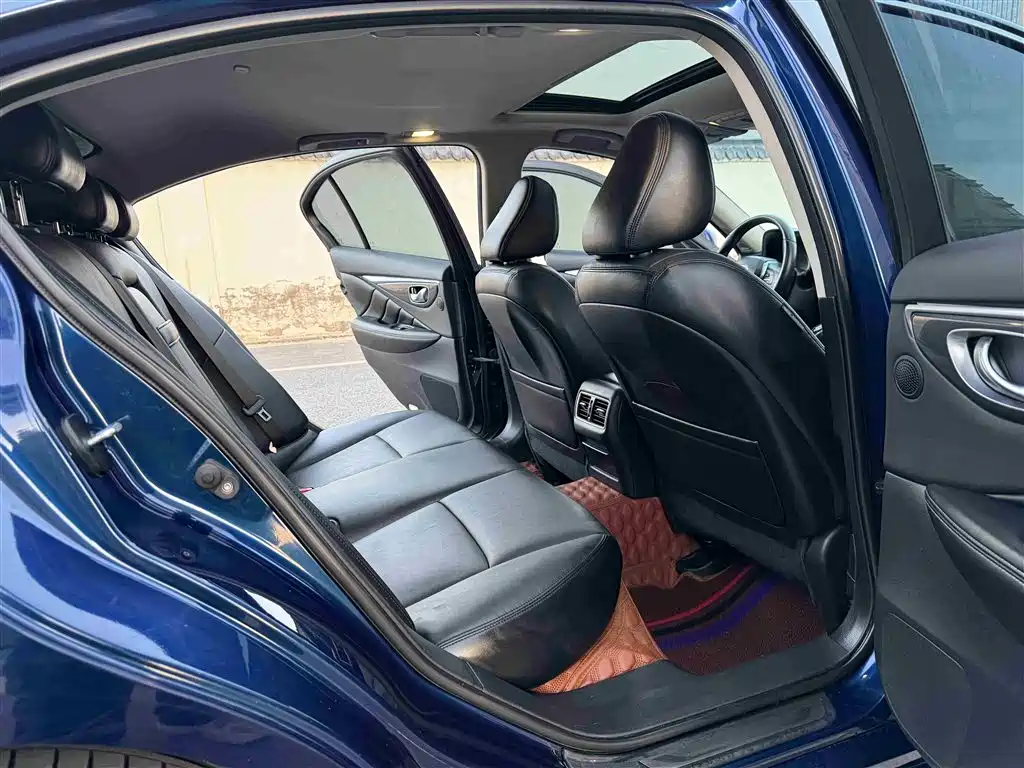 Infiniti Q50 L 2.0 T Comfort CN-VI