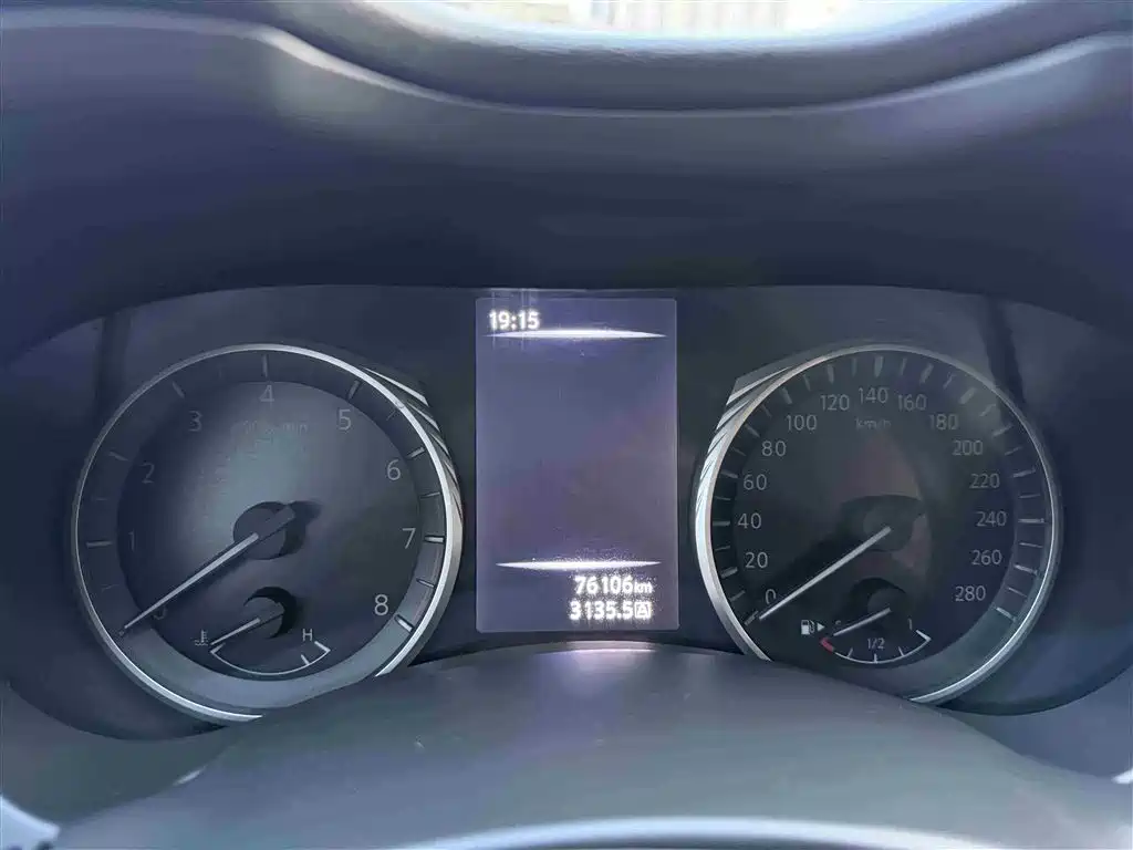 Infiniti Q50 L 2.0 T Comfort CN-VI