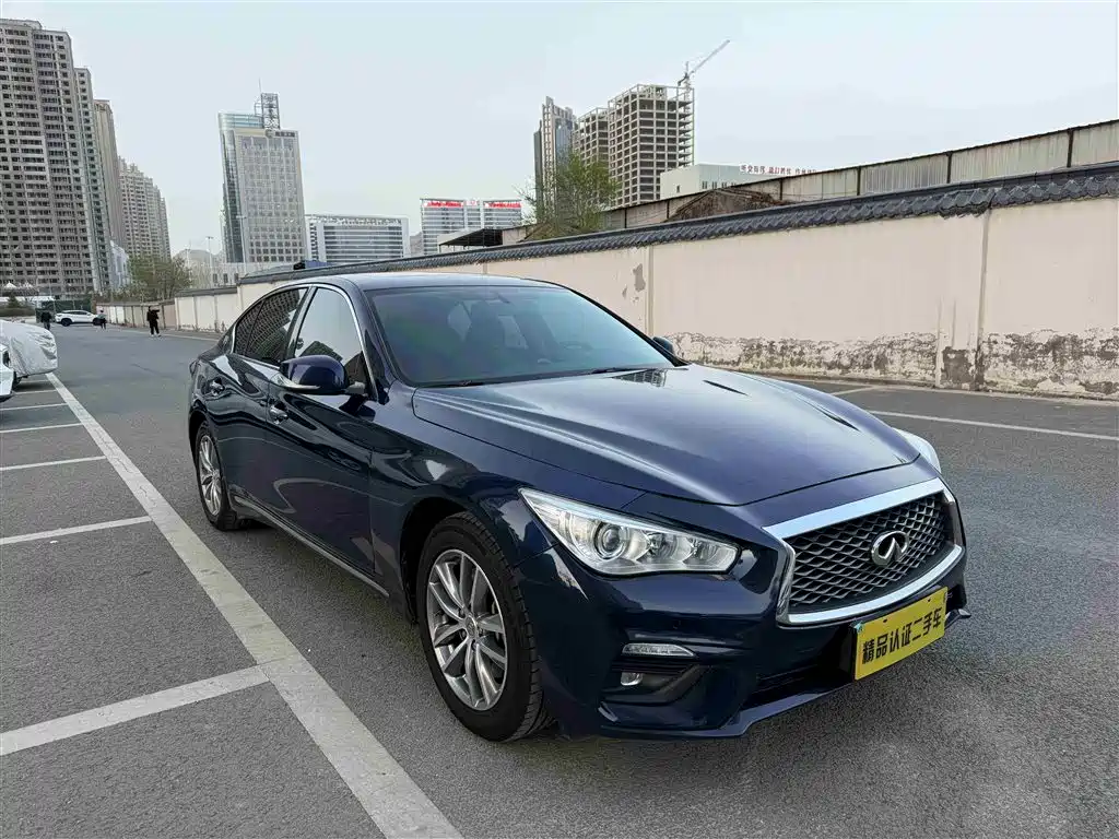 Infiniti Q50 L 2.0 T Comfort CN-VI